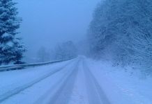 Otežan saobraćaj, na prevojima do 20 centimetara snijega