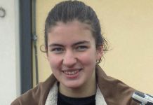 Sara Samardžić prva doplivala do Časnog krsta