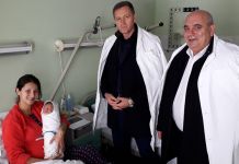 Jugović darivao prvu bebu rođenu na Palama u 2019.