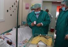 Stevanović darivao zlatnikom prvu bebu u ovoj godini