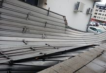 Vjetar dizao limene krovove