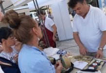 Članovi udruženja posjetili festival sira u Drnišu