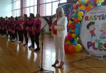 Više od 100 mališana plesalo sa roditeljima