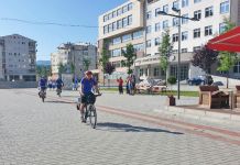 Trojica biciklista krenuli na put za Moskvu