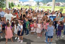 Pokloni za prvačiće u školama „Mokro“, „Srbija“ i „Pale“