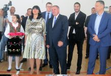 Vlada će nastaviti da pomaže obrazovni sistem