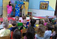 Pozorište iz Beograda odigralo predstavu za sokolačke mališane