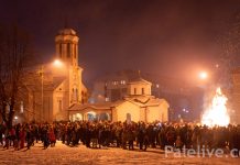 Služena večernja bogosluženja i naloženi badnjaci