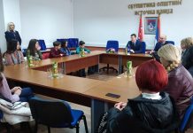 Nagrade za učenike koji su pisali radove o Danu Republike