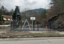 Izgrađena dva dječija igrališta