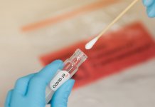 Starija žena zaražena virusom korona