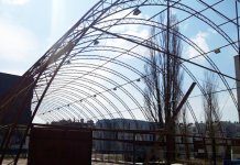 Počelo uklanjanje krovne konstrukcije balon sale