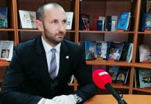 Đenić: Uz podršku institucija Srpske obezbijeđeni udžbenici