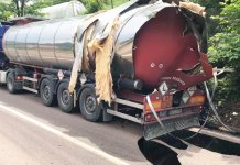 Cisterna sletjela sa puta, iscurio mazut