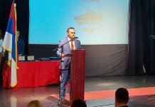 Povelja Vučiću, posthumno odlikovanje doktoru Laziću