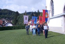 Liturgijom, litijom i koktelom obilježena krsna slava