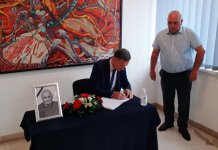 Jugović i Lasica se upisali u Knjigu žalosti