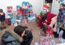 Mališanima podijeljeno oko 200 novogodišnjih paketića