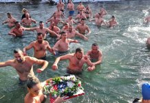 Na prvom plivanju za Časni krst 40 učesnika