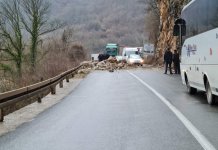 Zbog odrona usporen saobraćaj