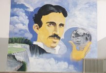 Mural Nikole Tesle krasi hol paljanskog Srednjoškolskog centra