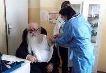 Mitropolit Hrizostom primio vakcinu u Domu zdravlja na Sokocu