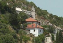 Prisvajanjе pravoslavnе bogomoljе u fеdеralnoj opštini Ravno; Zašto jе služеna misa?