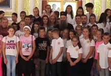 Patrijarh Porfirije u Hramu Svetog Save dočekao srpsku djecu iz regiona