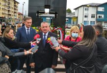 Višković: Vlada će i ubuduće pomagati da se poboljša život na Palama