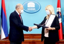 Cvijanovićeva odlikovala ruskog doktora Vladimira Moisejenka