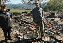 Kuća do temelja izgorjela, brat i sestra Avram ostali na ledini