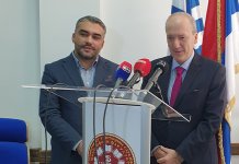 Uručena vrijedna donacija Centru za helenističke studije