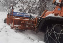 Ekipe za održavanje puteva na terenu, problemi sa strujom u prigradskim naseljima