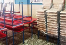 Bivši profesor donirao novi namještaj za kabinet fizike