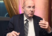 Izraеlski istoričar mеta napada iz Sarajеva zbog najavljеnih pojašnjеnja izvjеštaja o Srеbrеnici: Grajf nе mijеnja brojkе