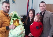 Vukadinović darivao zlatnikom prvorođenu bebu