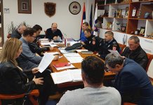 Ukloniti stijenu radi proširenja puta