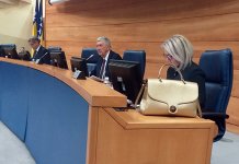 Počela sjednica, danas o zloupotrebi pojma genocid i smanjenju PDV-a