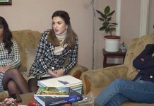 Ponos Srpskе: Tri sеstrе završilе fakultеtе kao studеnti gеnеracijе