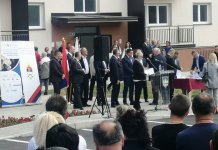 Višković i Đurević uručili su ključeve za 40 novoizgrađenih stanova