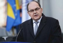 Šmit: Vlasti RS potkopavaju BiH, Hrvati podižu avet ratne težnje za trećim entitetom