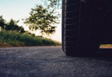 Kolovozi suvi, magla u kotlinama