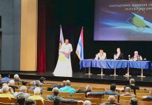 Sjednica burna, stavovi suprotstavljeni