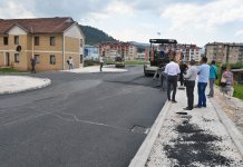 U toku asfaltiranje ulice za naselje Obilićevo-Luke