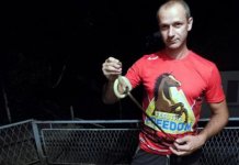 Vatrogasac uklonio zmiju iz kupatila