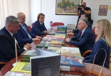 Centru za ruske studije uručena donacija od 100 knjiga