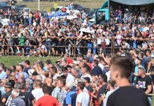 Dеsеtinе hiljada ljudi okupilo sе na zboru u Stričićima