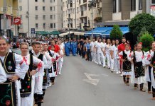Lomljenjem slavskog kolača proslavljena slava grada