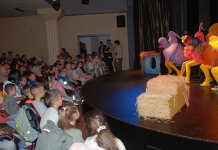 Lutkari iz Banjaluke oduševili mališane u Istočnom Sarajevu