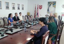 Ambasador Kine uručio donaciju od 120 knjiga za Katedru sinologije Univerziteta u Istočnom Sarajevu